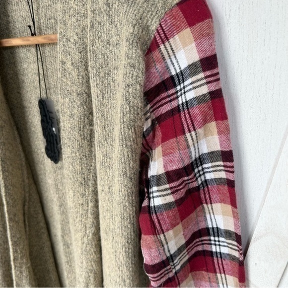 ✨NWT plaid knit cardigan beige sweater S - Picture 6 of 12